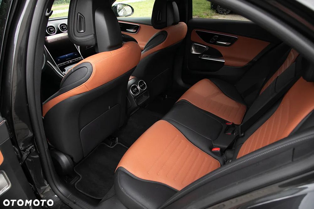 Mercedes-Benz Klasa C 300 d 9G-TRONIC AMG Line - 24