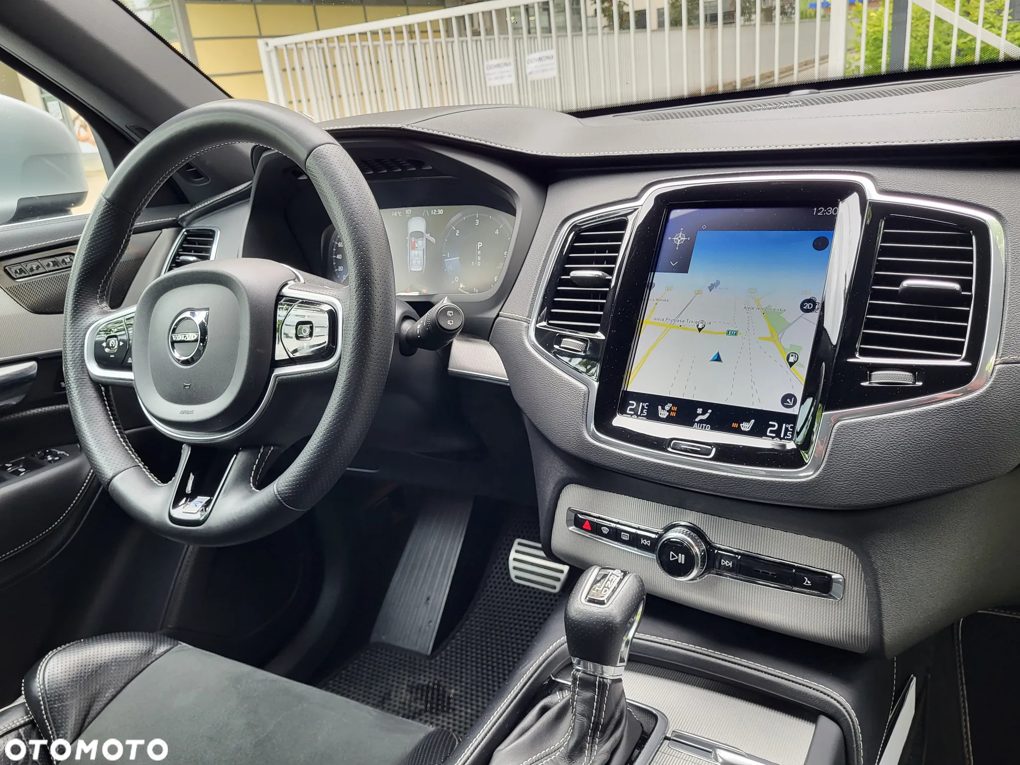 Volvo XC 90 D5 SCR AWD R-Design 7os - 9