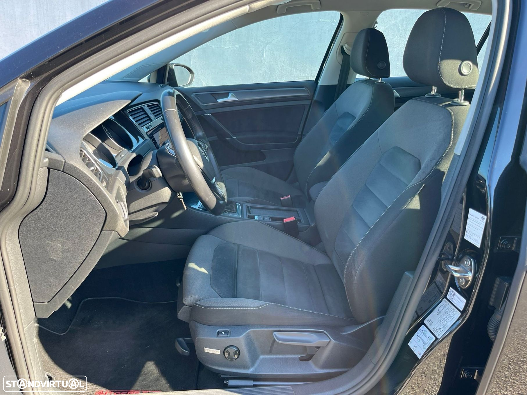 VW Golf 1.6 TDI R-Line DSG - 15