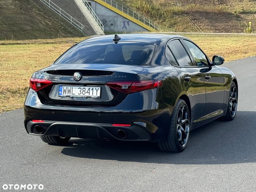 Alfa Romeo Giulia 2.0 Turbo 16V AT8 Veloce - 9