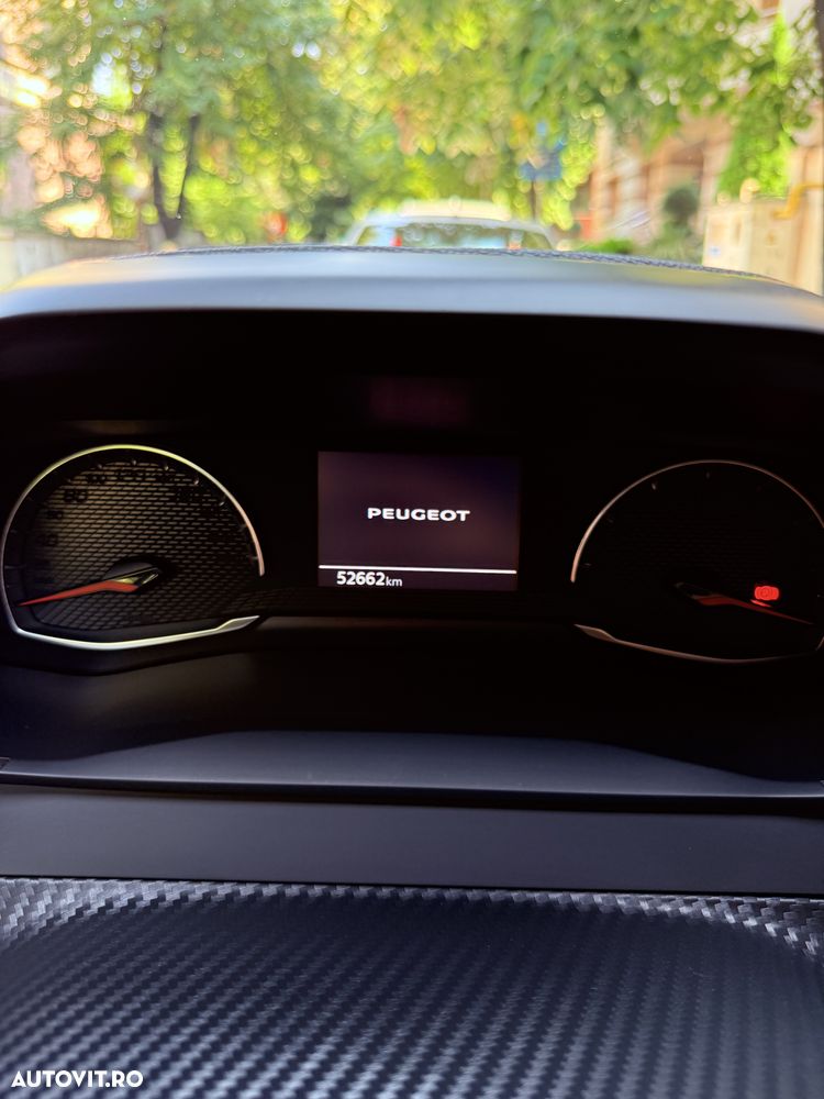 Peugeot 2008 1.2 L PureTech STT EAT8 Active - 15