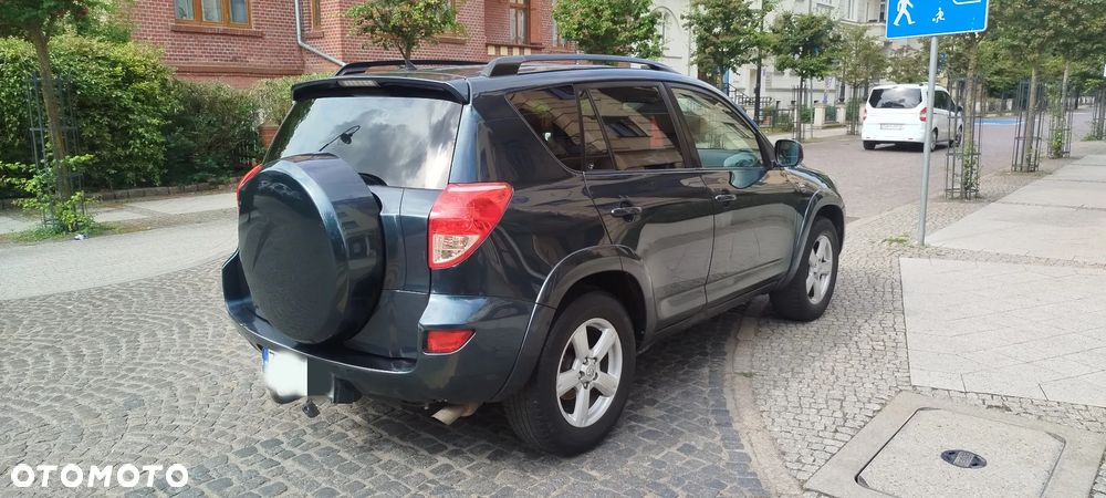 Toyota RAV4 - 6