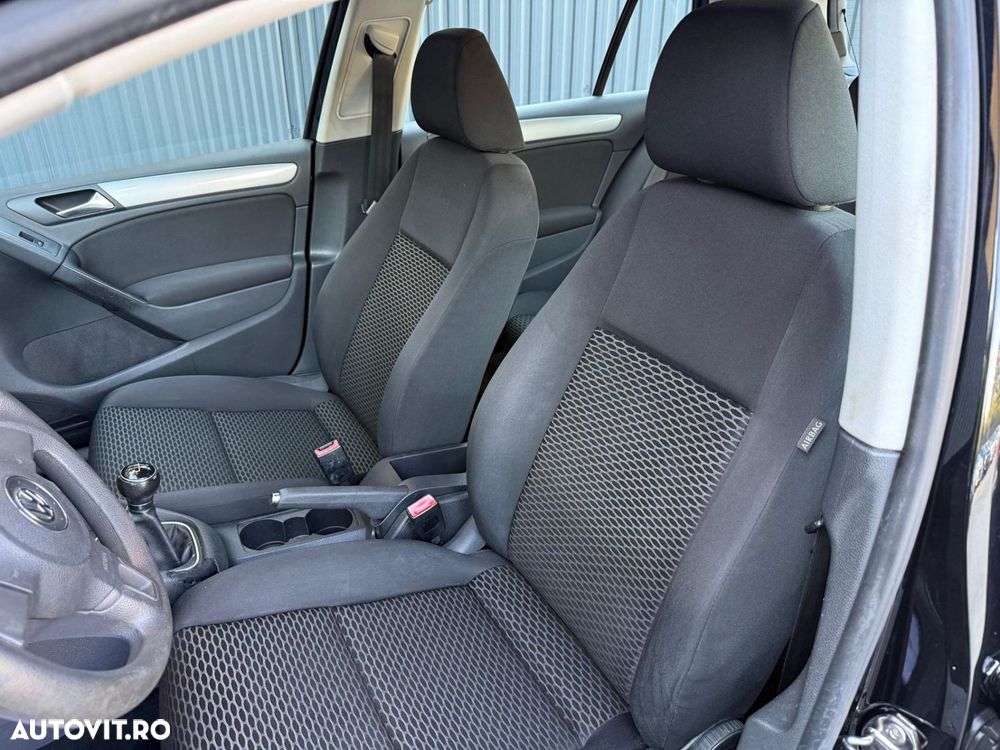 Volkswagen Golf - 8