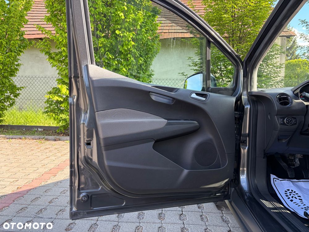 Ford Tourneo Courier 1.5 TDCi Ambiente - 14