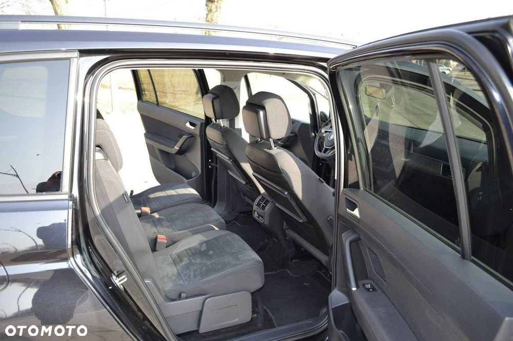 Volkswagen Touran - 37