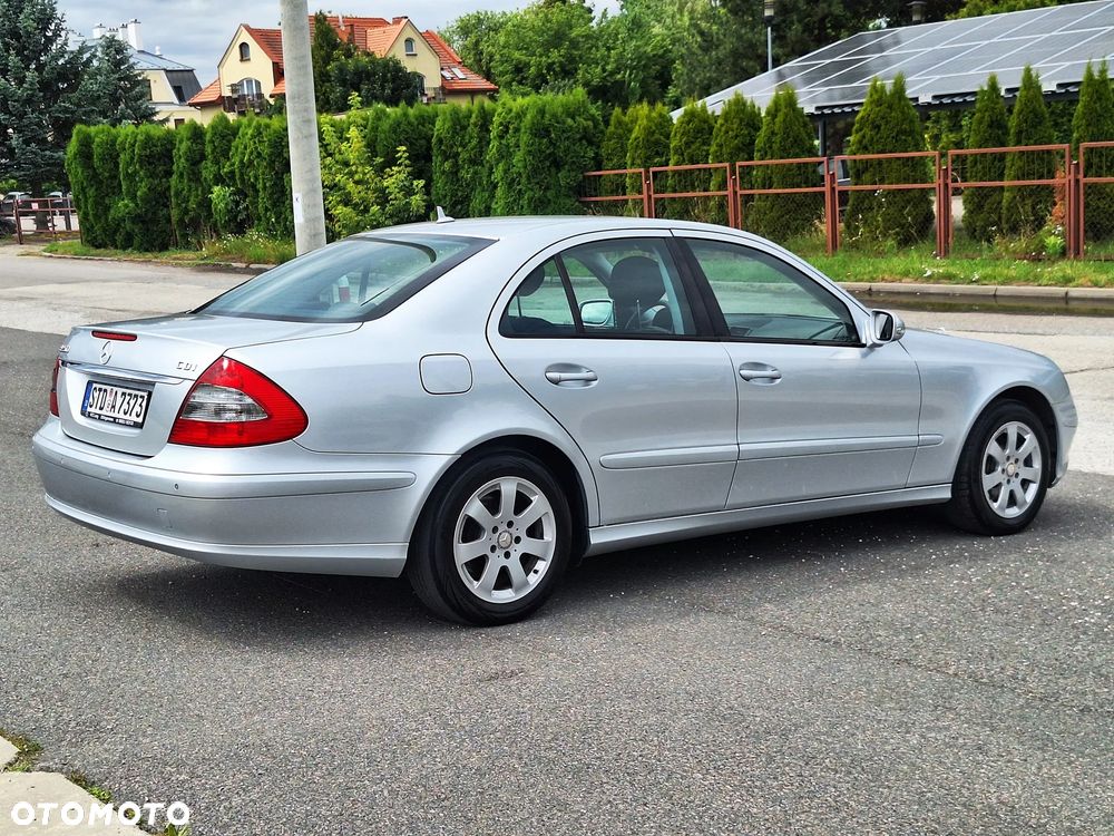 Mercedes-Benz Klasa E 200 CDI Classic DPF - 26