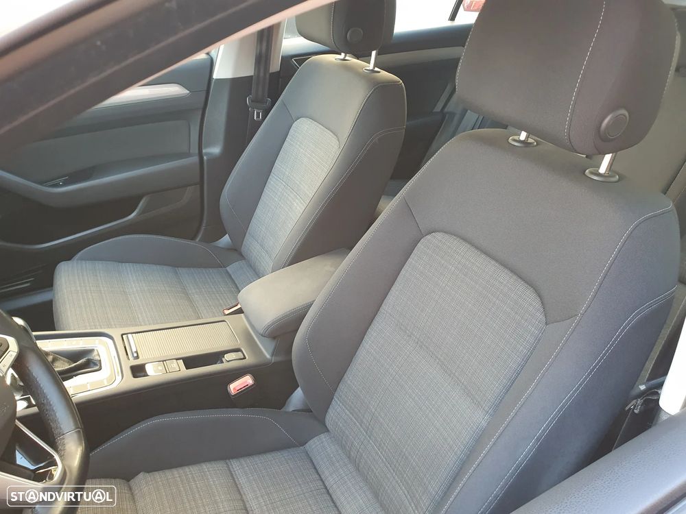 VW Passat Variant 2.0 TDI Business DSG - 8
