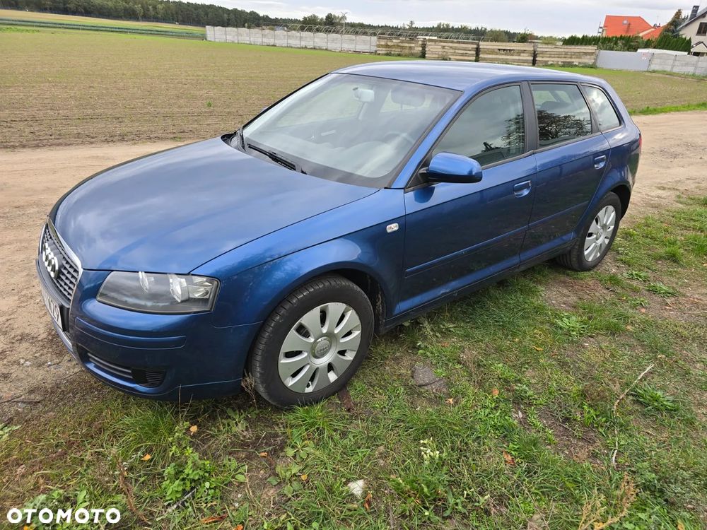 Audi A3 Sportback - 1