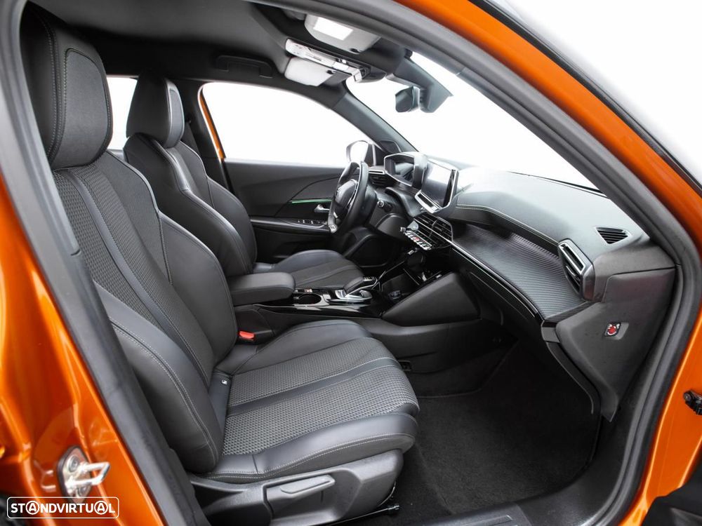 Peugeot e-2008 50 kWh GT - 9