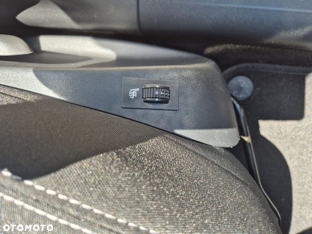 Peugeot 2008 1.2 Pure Tech GPF Allure S&S EAT6 - 18