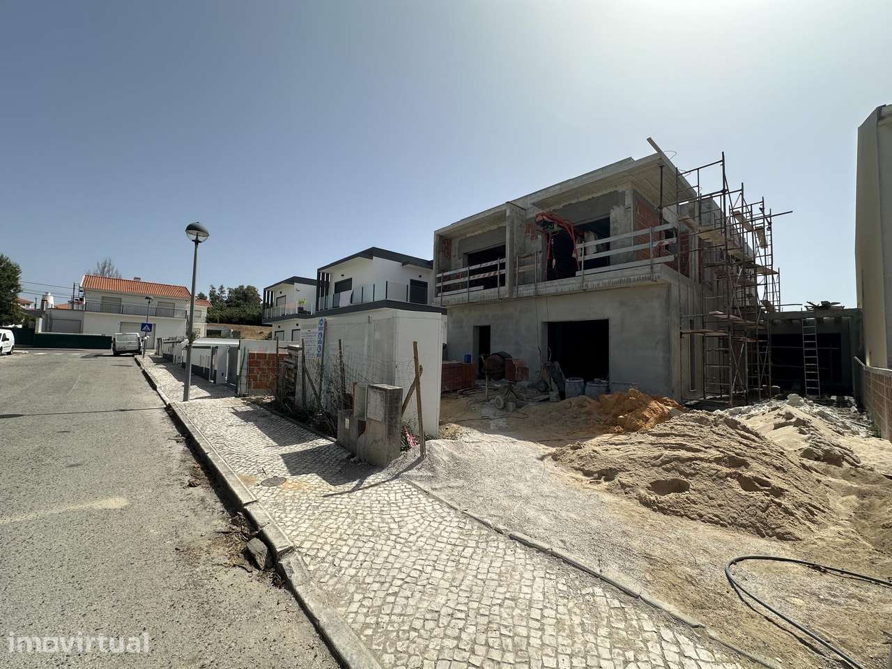 Moradia T4+1 Isolada de Arquitetura Moderna - Grande imagem: 2/23