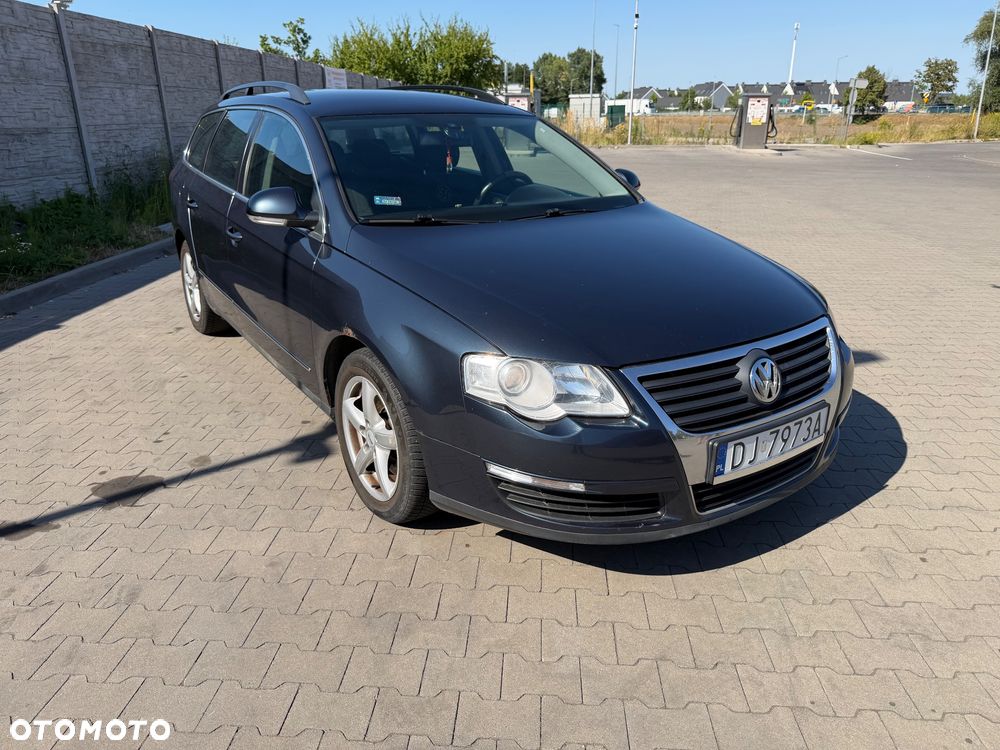 Volkswagen Passat - 2