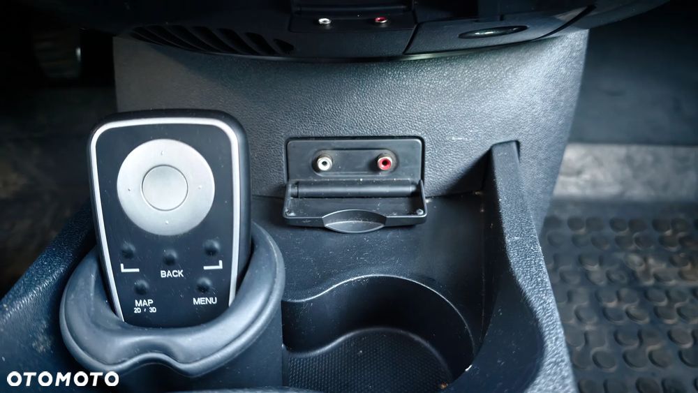 Renault Clio 1.2 16V 75 Night and Day - 10