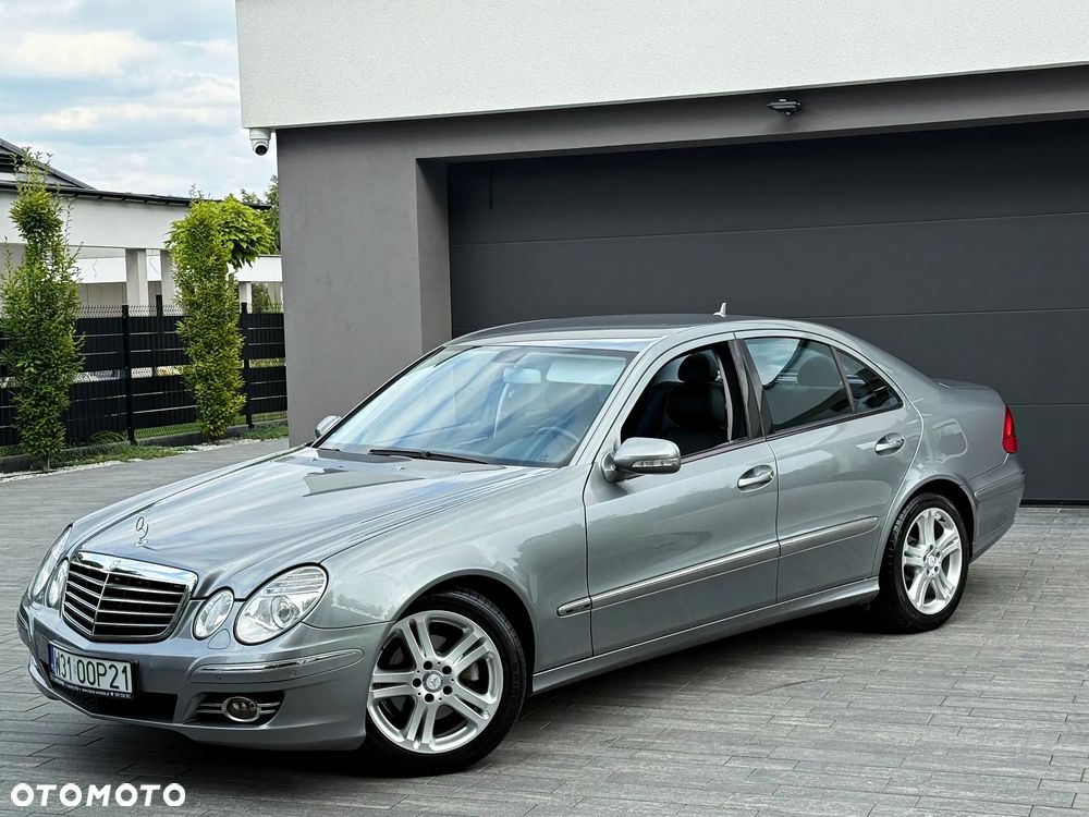 Mercedes-Benz E-Class 2009 photo 5