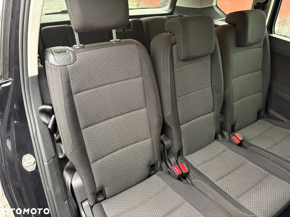 Volkswagen Touran 1.6 TDI SCR BlueMotion Technology DSG Comfortline - 16