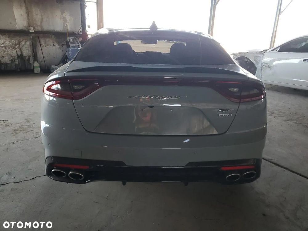 Kia Stinger - 6