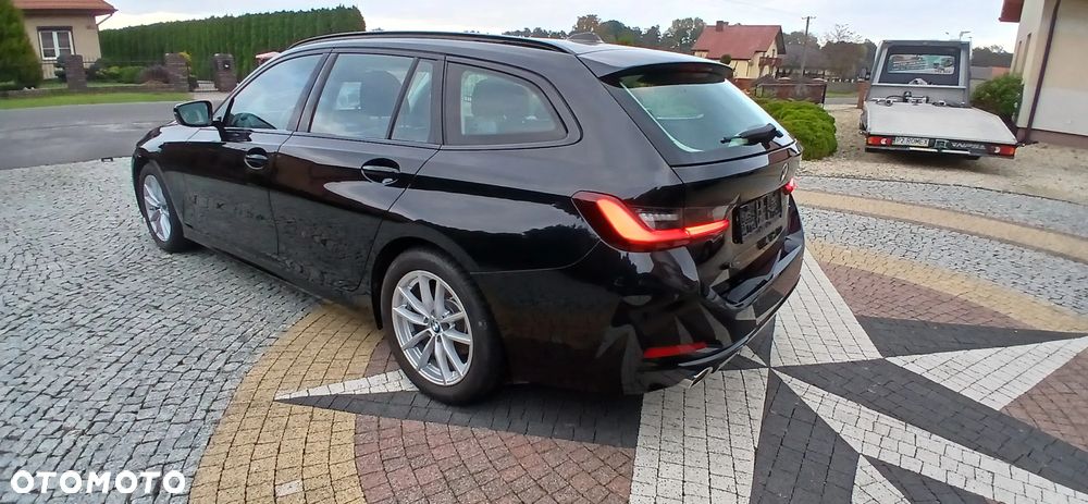 BMW Seria 3 320i Touring Advantage - 2