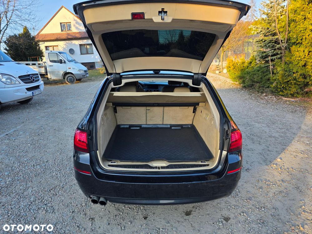 BMW Seria 5 520d Sport-Aut - 12