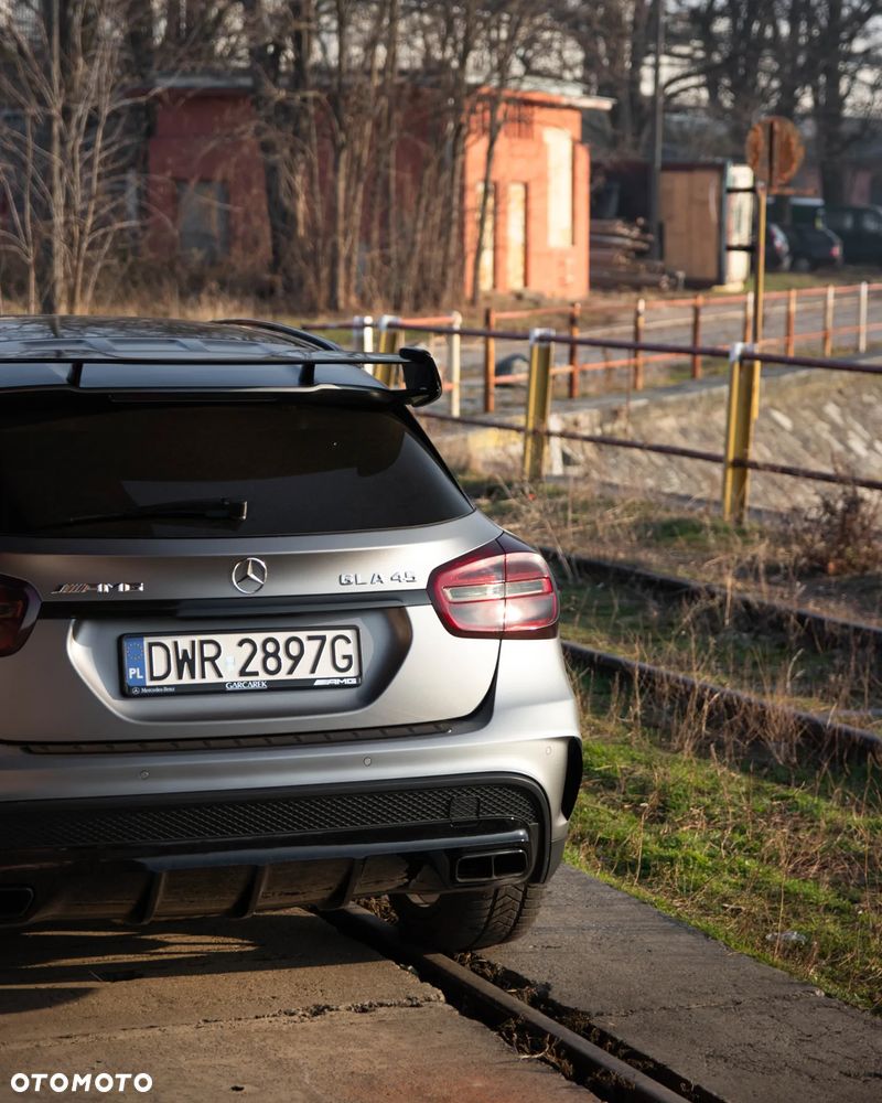 Mercedes-Benz GLA - 5