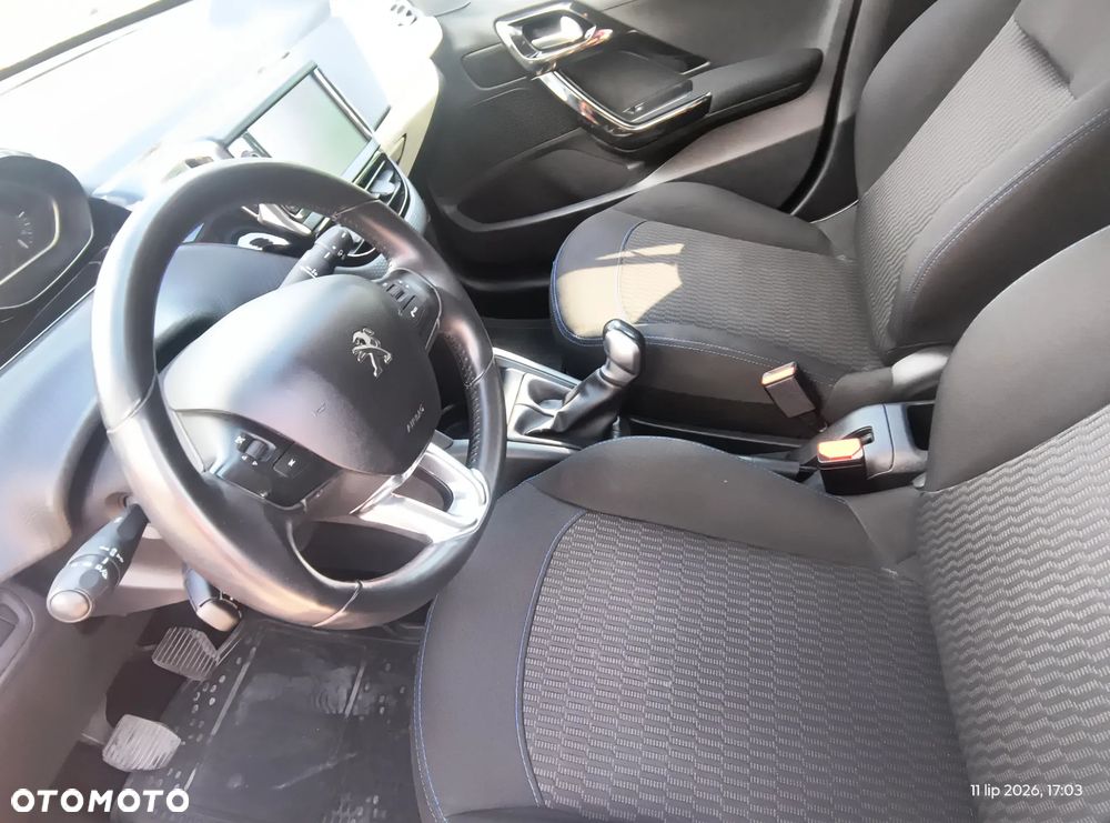 Peugeot 208 1.2 PureTech Style - 10