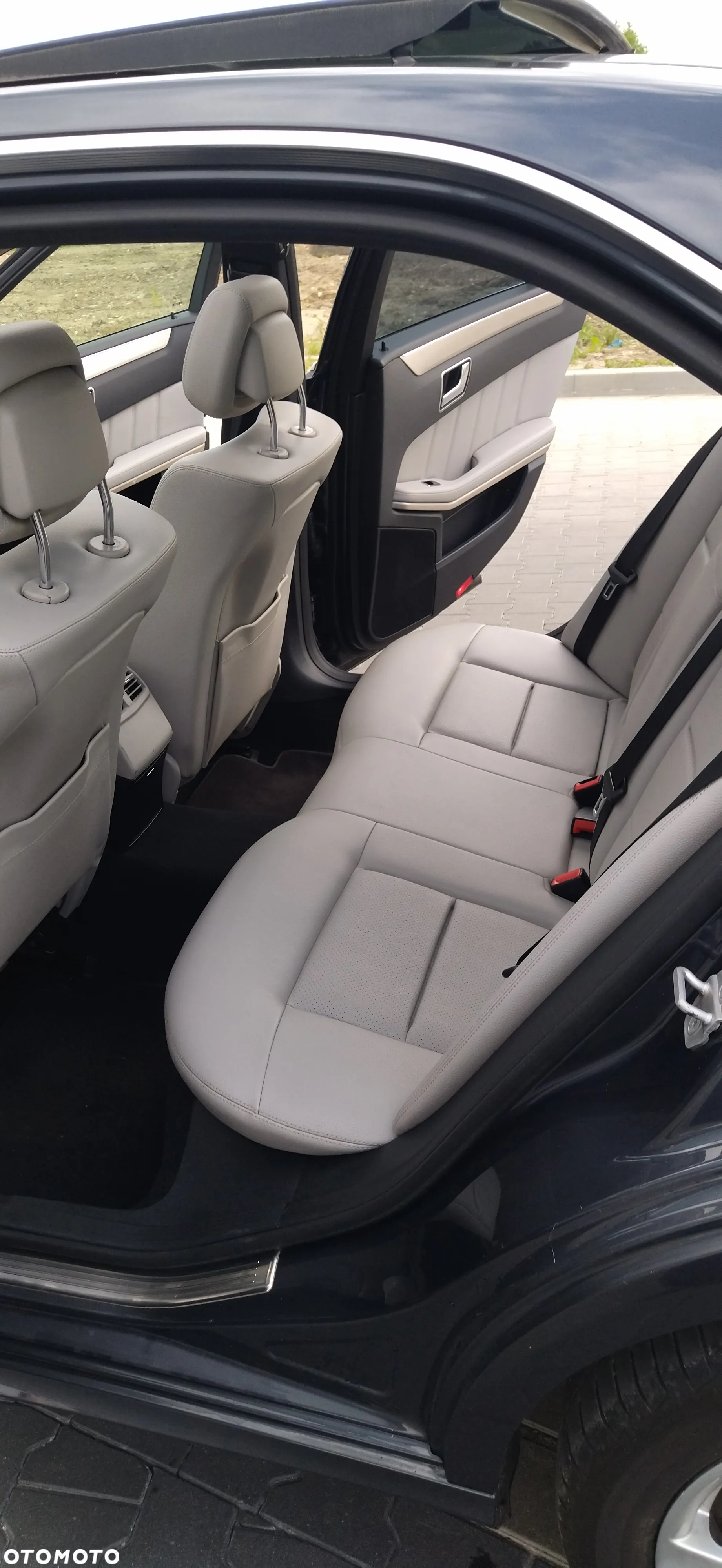 Mercedes-Benz Klasa E 200 CDI BlueEff Avantgarde - 5
