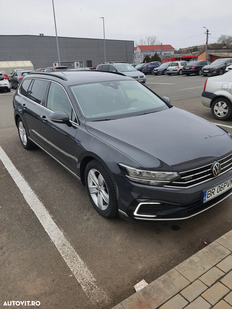 Volkswagen Passat - 4