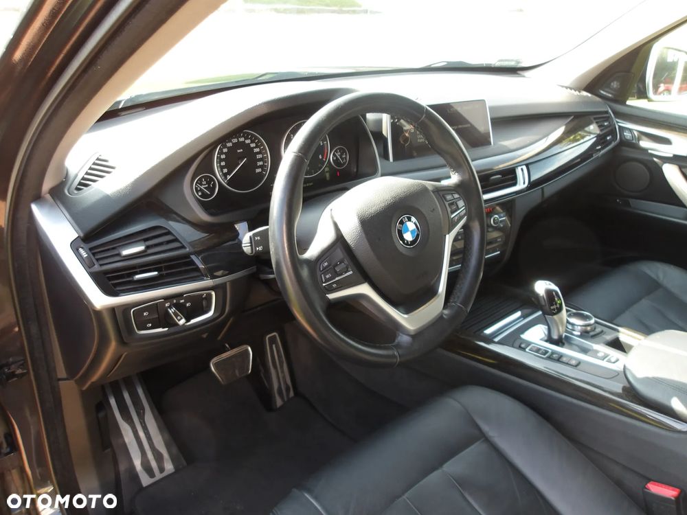 BMW X5 xDrive40d - 11
