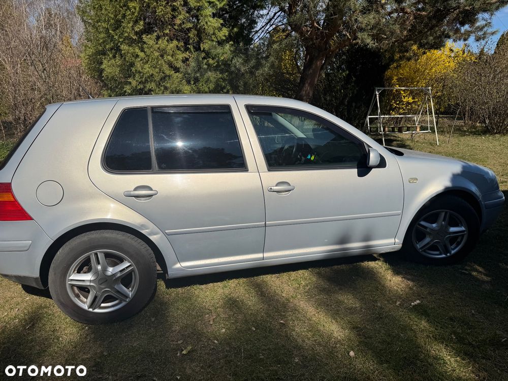 Volkswagen Golf 1.6 - 1