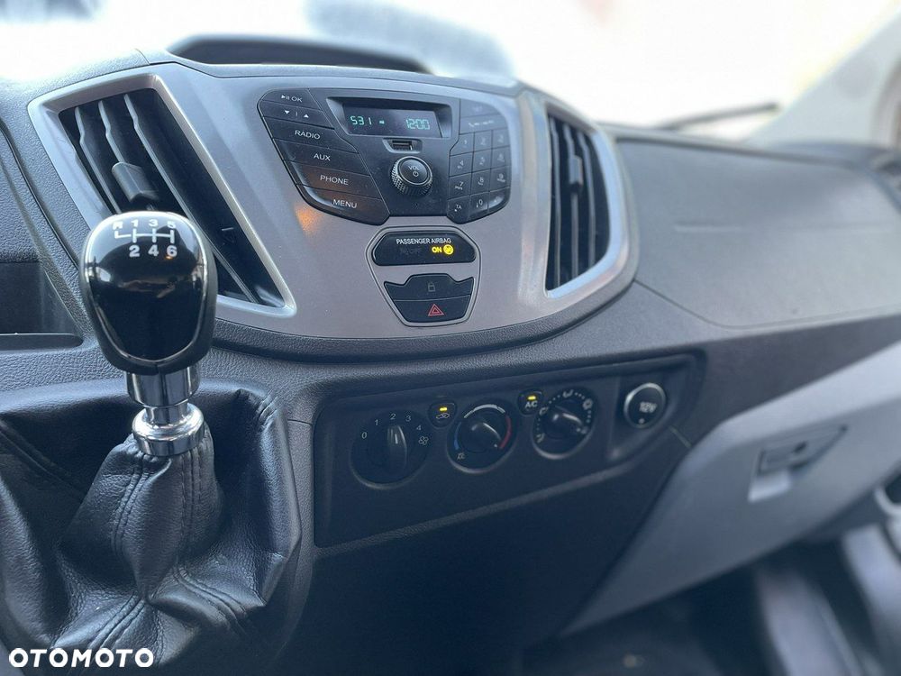 Ford Transit - 12