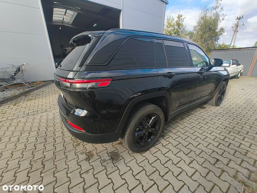 Jeep Grand Cherokee - 19