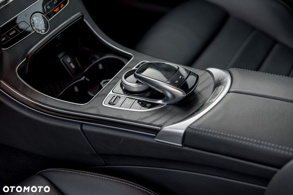 Mercedes-Benz Klasa C 300 9G-TRONIC - 18