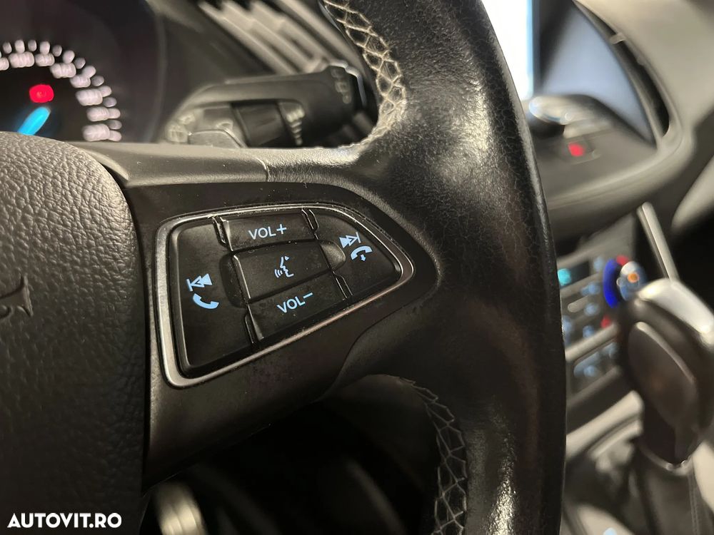 Ford Kuga 2.0 TDCi 4WD Powershift ST-Line - 17