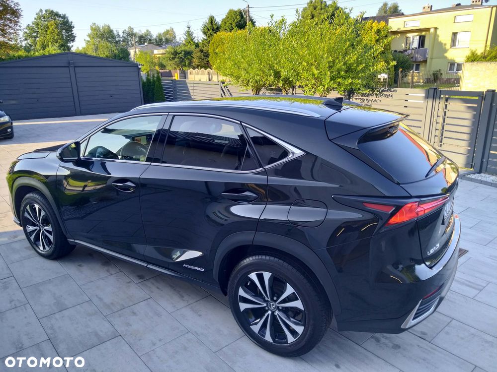 Lexus NX 300h F Impression AWD - 3