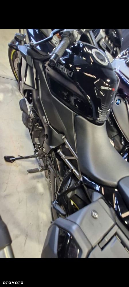 Suzuki GSX 1000 - 29