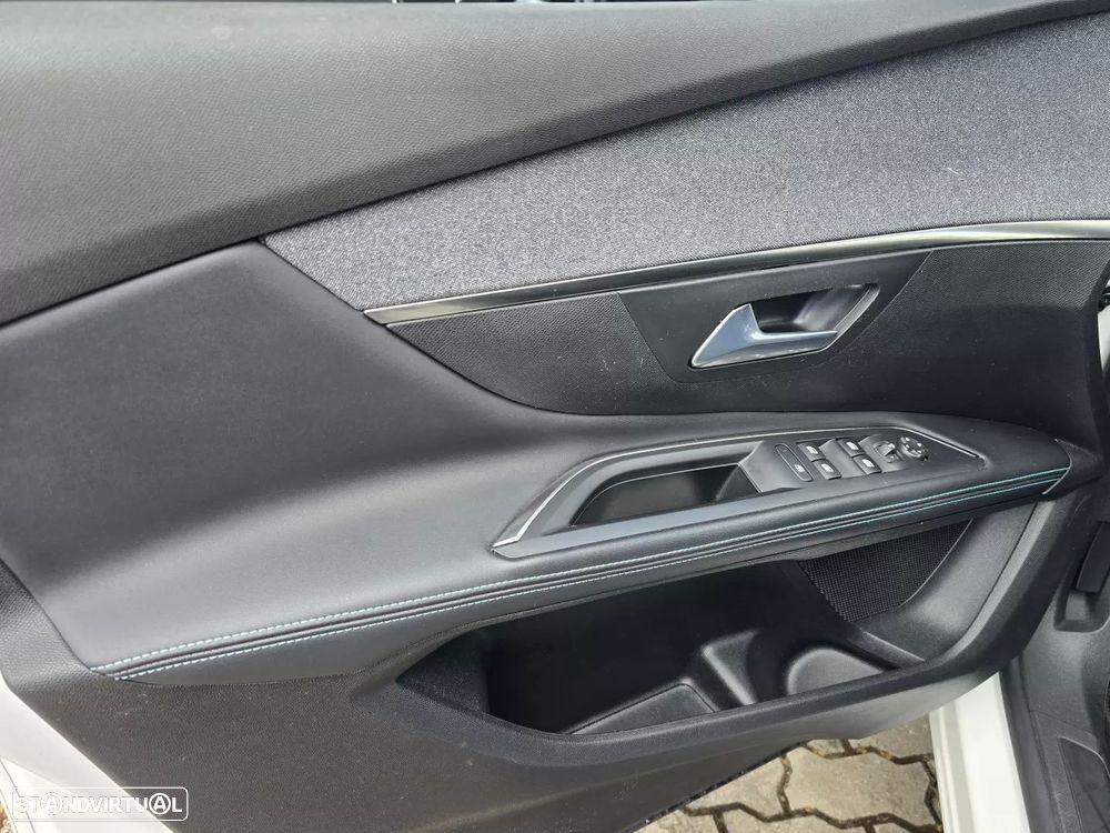 Peugeot 5008 1.5 BlueHDi Allure Pack EAT8 - 17