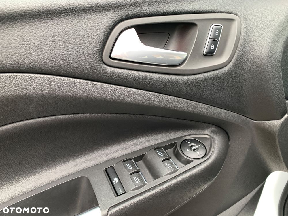 Ford Kuga 2.0 TDCi 2x4 Titanium - 23