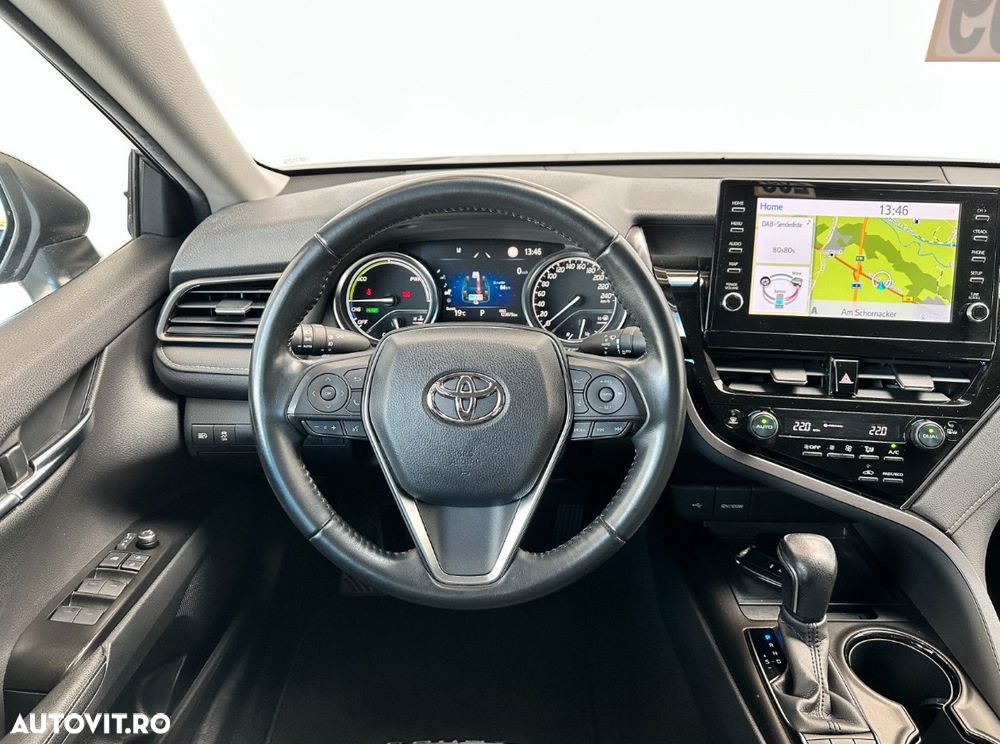 Toyota Camry Executive - 11