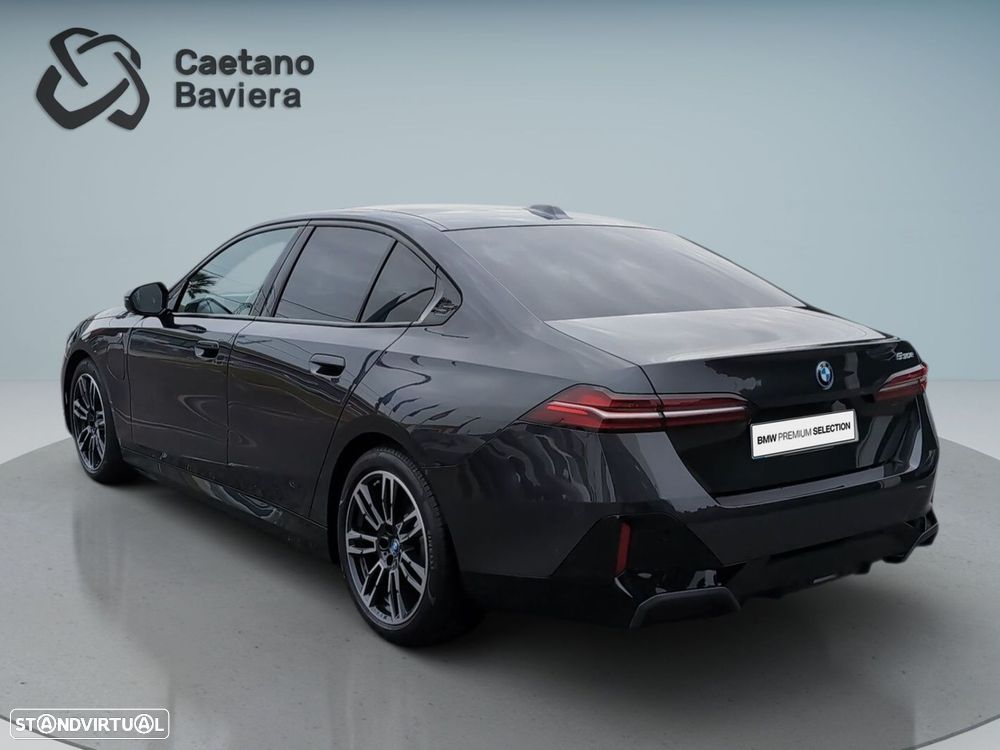 BMW 530 e Pack Desportivo M - 6