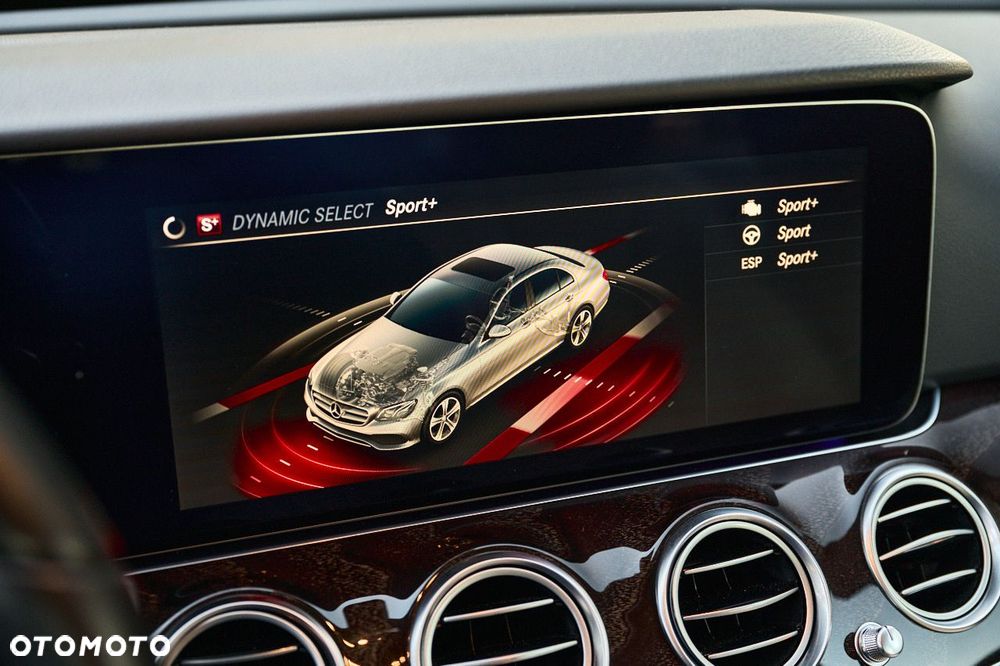 Mercedes-Benz Klasa E 220 d 9G-TRONIC - 26