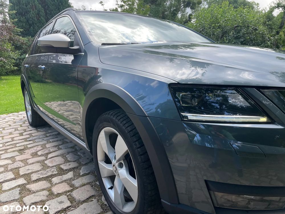 Skoda Octavia Scout 2.0 TDI 4x4 DSG - 6