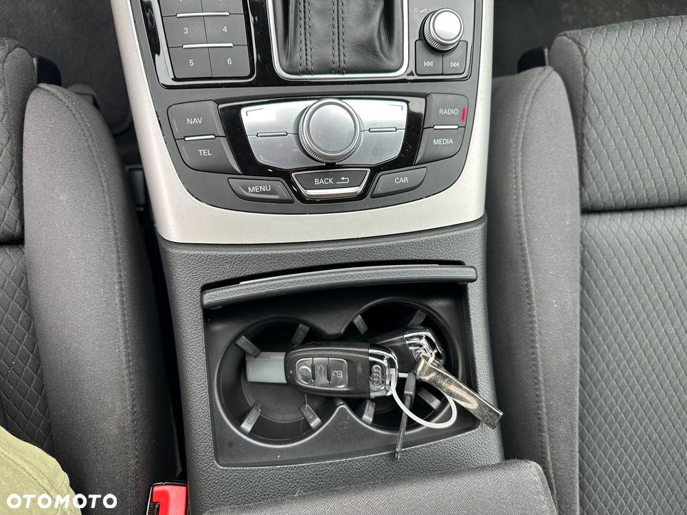 Audi A6 Avant 2.0 TDI Ultra DPF S tronic - 13