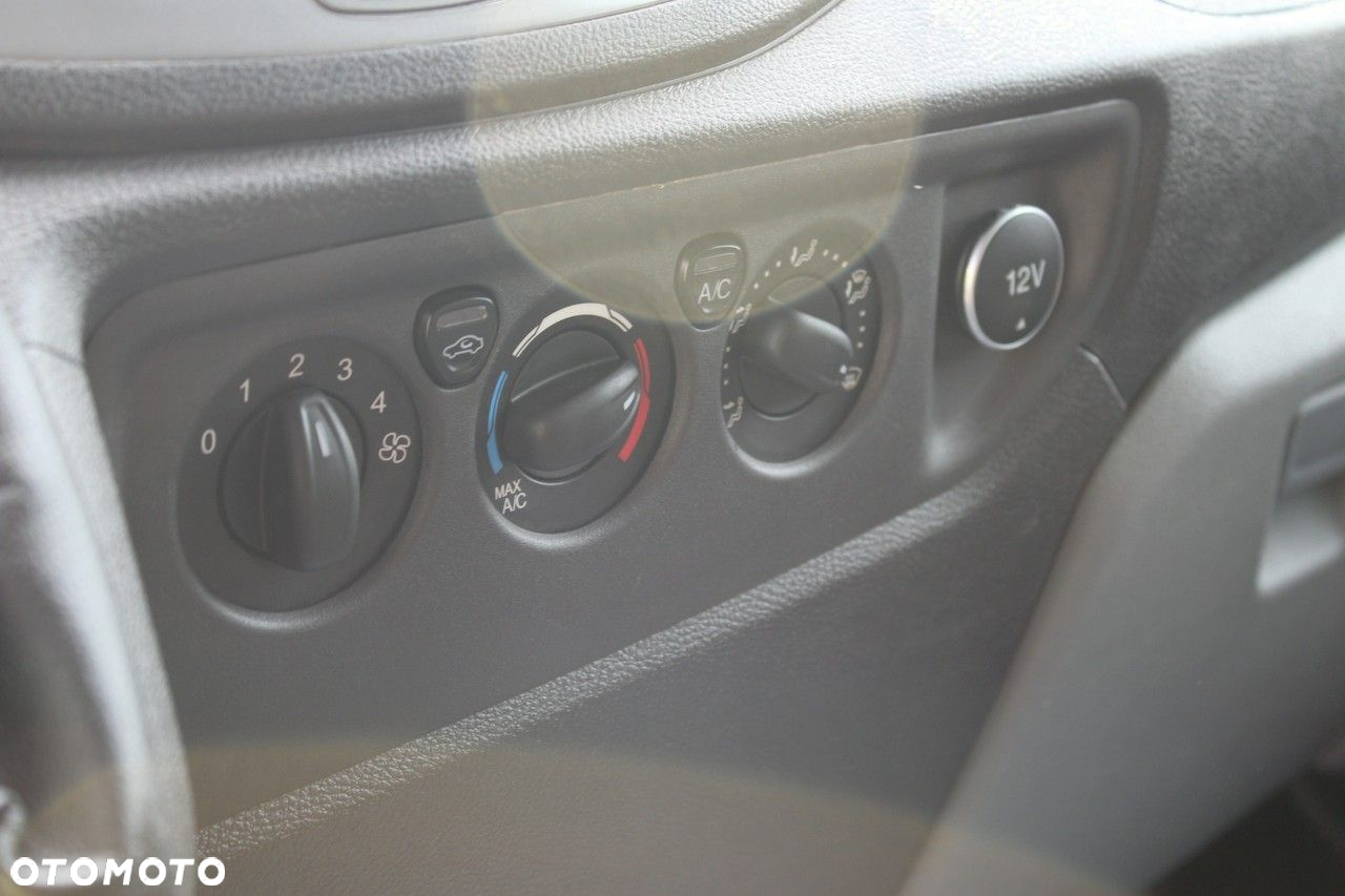 Ford Transit - 25