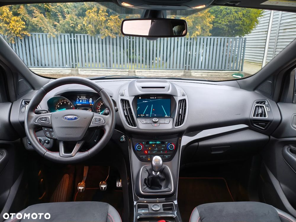 Ford Kuga 1.5 EcoBoost 2x4 ST-Line - 9
