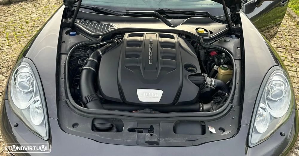 Porsche Panamera Platinum Edition - 24