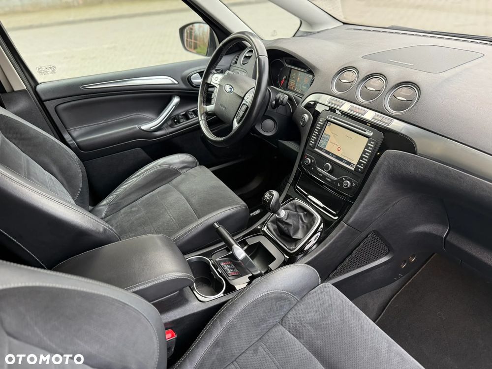 Ford S-Max 2.0 TDCi DPF Titanium X - 29