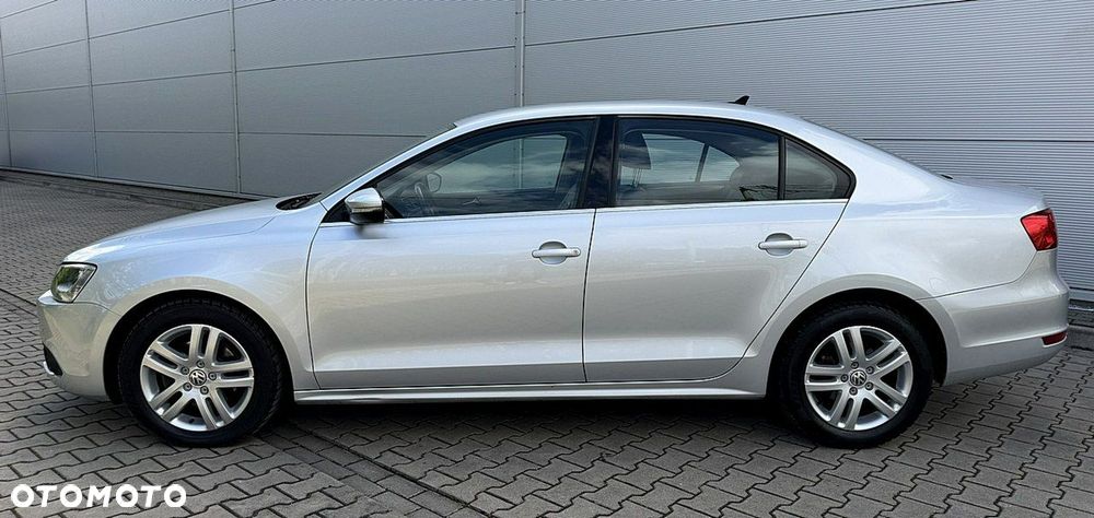 Volkswagen Jetta - 9