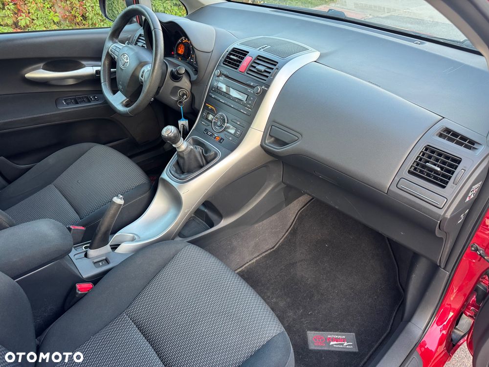 Toyota Auris 1.6 Valvematic Executive - 12