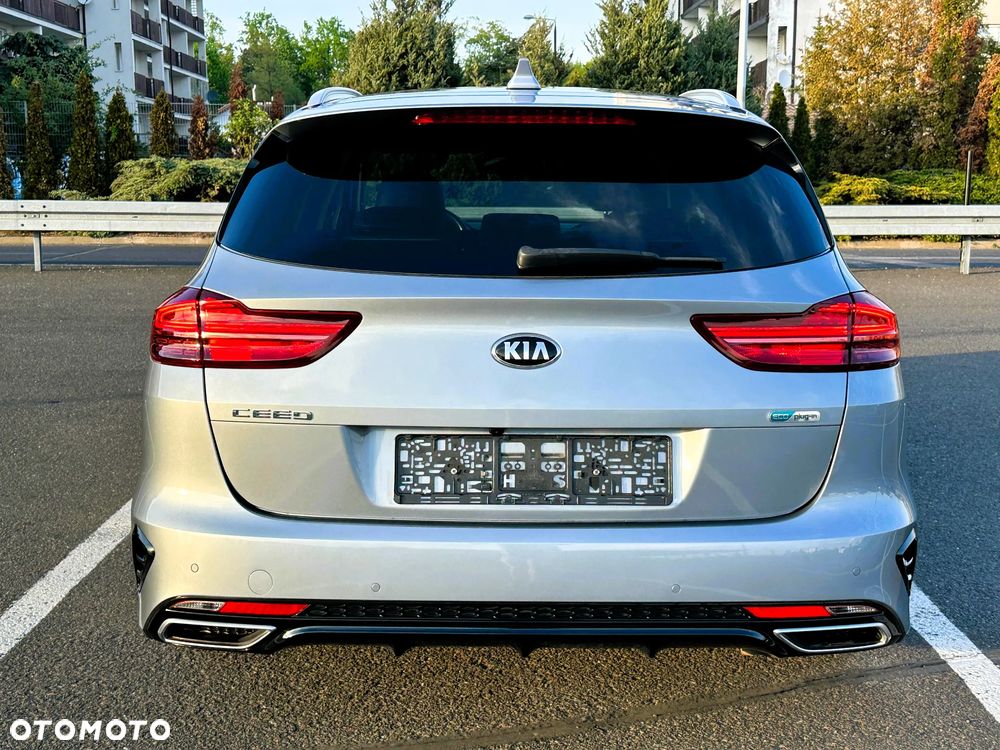 Kia Ceed 1.6 GDI DCT OPF Platinum Edition - 4