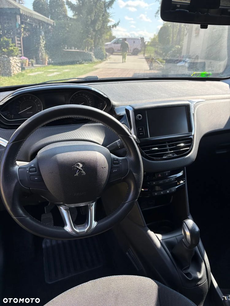 Peugeot 208 1.2 PureTech Style - 13