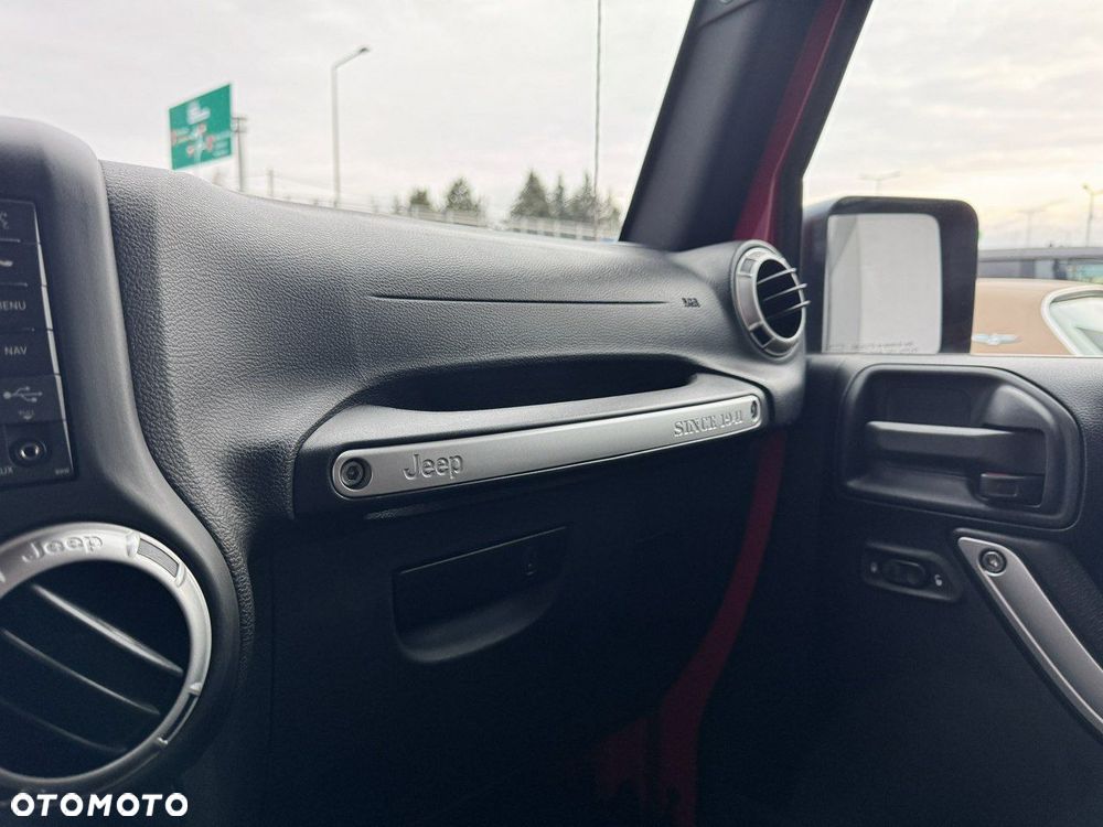 Jeep Wrangler - 30